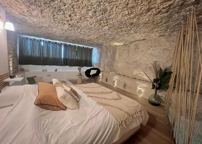 Splendide Troglodyte A 5 Min Du Centre Poitiers